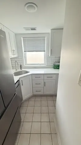 343 West 24th Street Chicago IL 60616