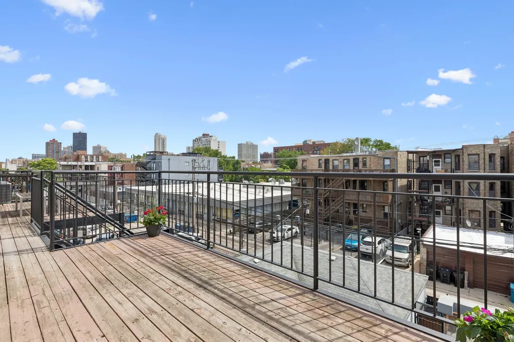 4831 North Winthrop Avenue Chicago IL 60640