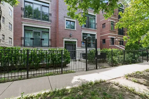 4831 North Winthrop Avenue Chicago IL 60640