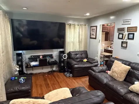 7839 South Trumbull Avenue Chicago IL 60652