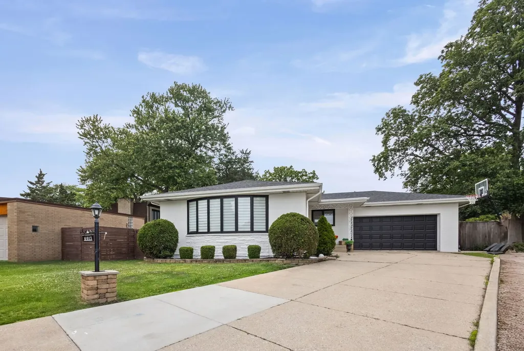 6913 North Concord Lane Niles IL 60714