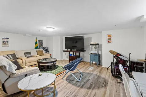6913 North Concord Lane Niles IL 60714