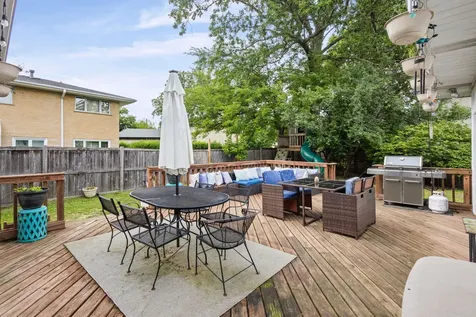 6913 North Concord Lane Niles IL 60714
