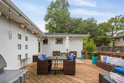 6913 North Concord Lane Niles IL 60714