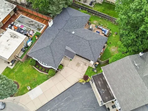 6913 North Concord Lane Niles IL 60714