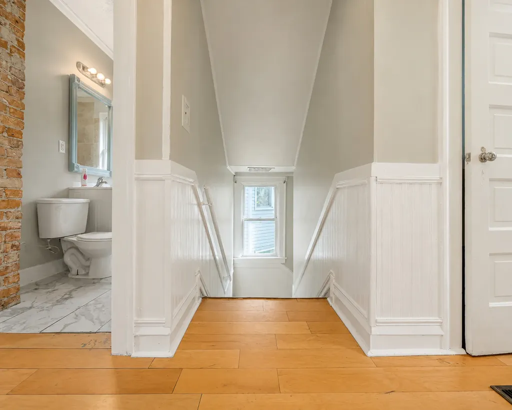 2481 East 74th Street Chicago IL 60649