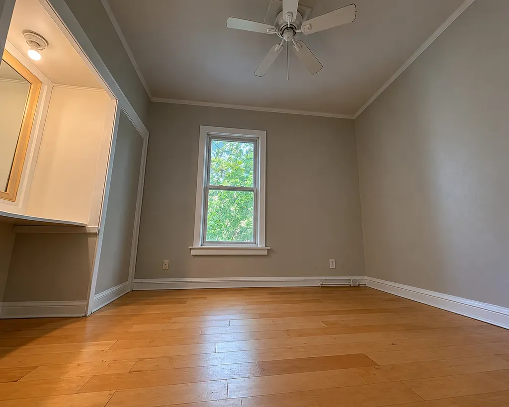 2481 East 74th Street Chicago IL 60649