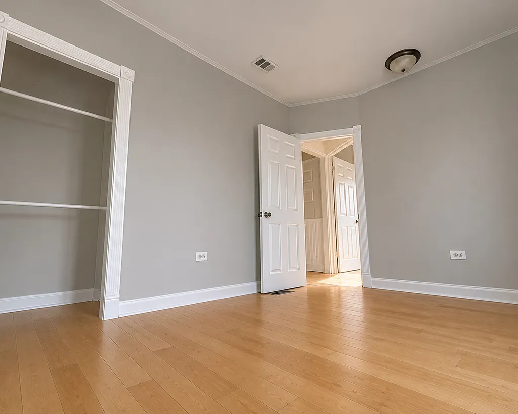 2481 East 74th Street Chicago IL 60649