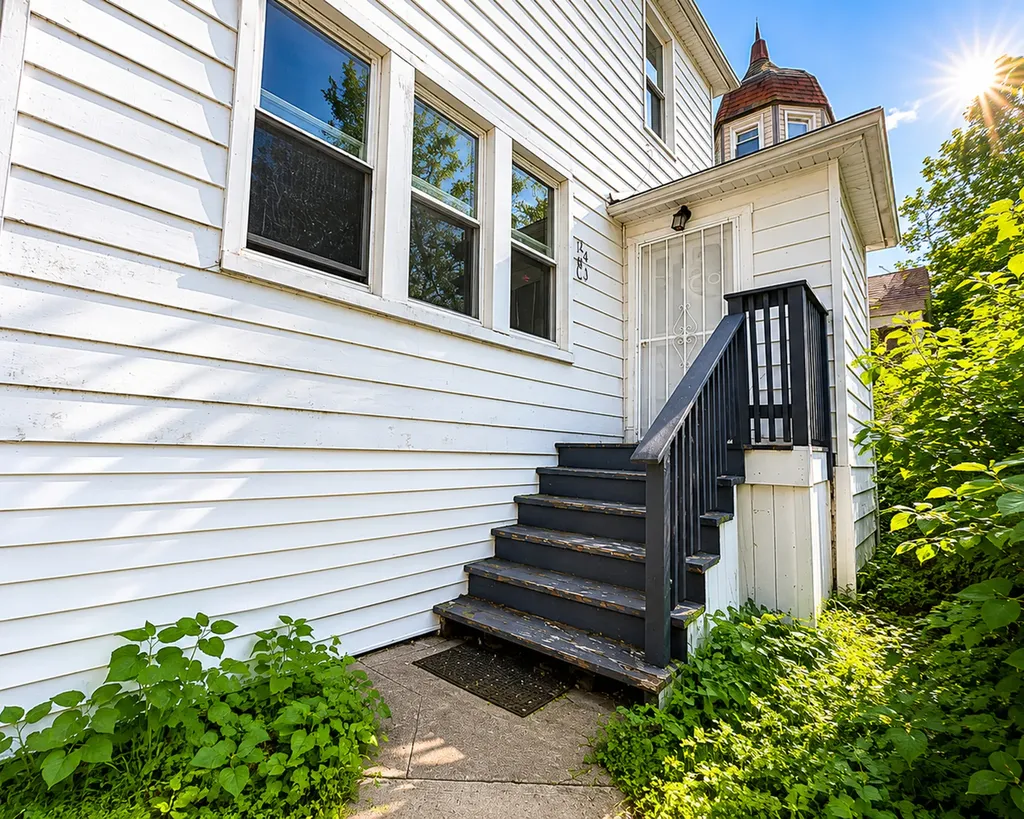 2481 East 74th Street Chicago IL 60649