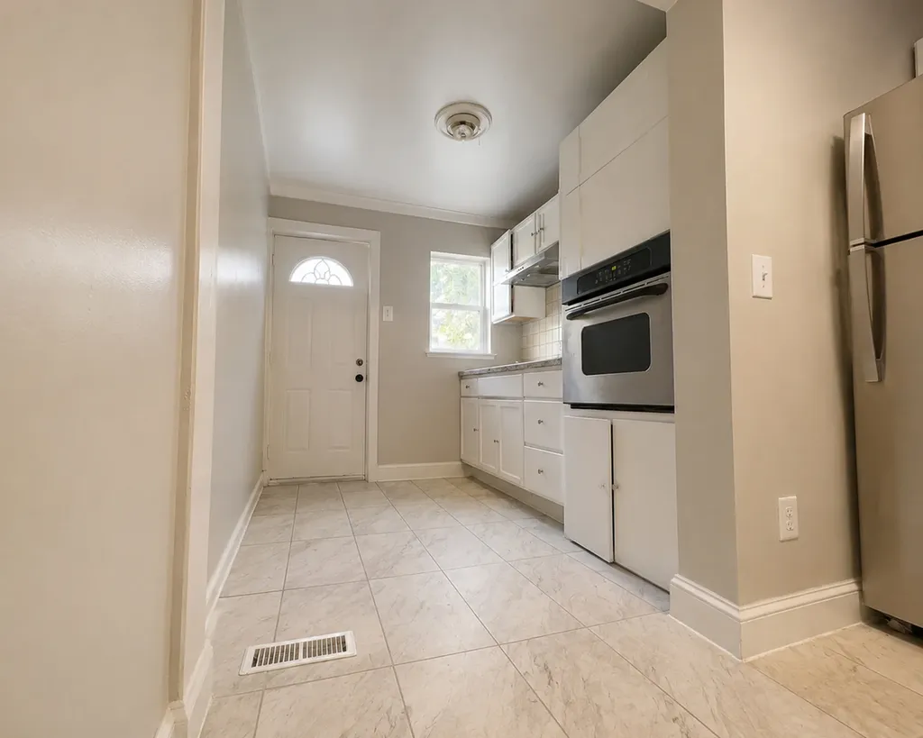 2481 East 74th Street Chicago IL 60649