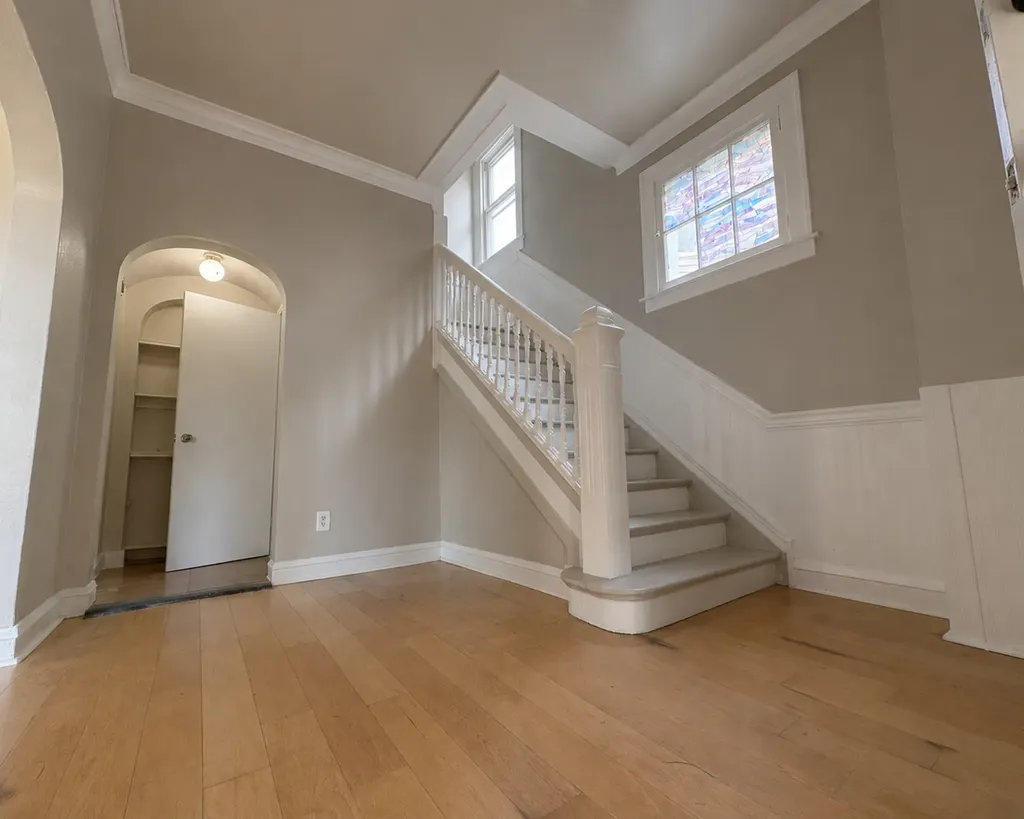 2481 East 74th Street Chicago IL 60649