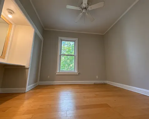 2481 East 74th Street Chicago IL 60649