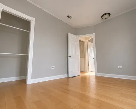 2481 East 74th Street Chicago IL 60649