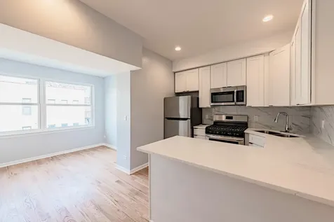 1022 West Ainslie Street Chicago IL 60640