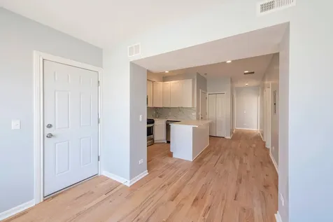 1022 West Ainslie Street Chicago IL 60640
