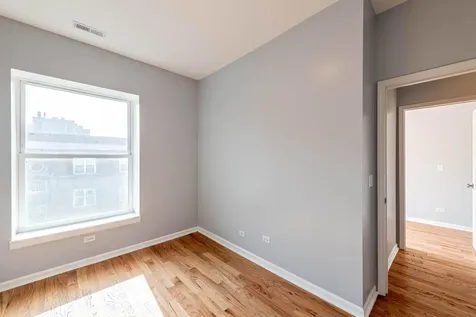 1022 West Ainslie Street Chicago IL 60640