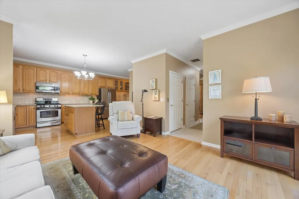 621 Dunhill Lane Carol Stream IL 60188