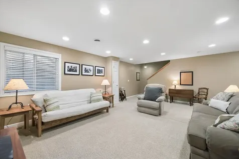 621 Dunhill Lane Carol Stream IL 60188