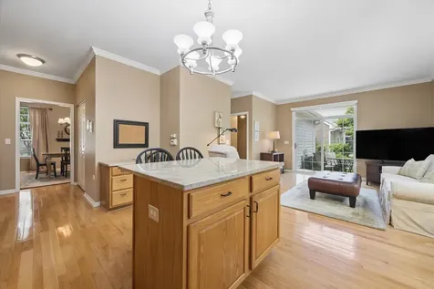 621 Dunhill Lane Carol Stream IL 60188
