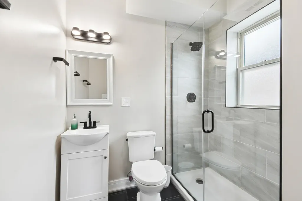 6835 South Clyde Avenue Chicago IL 60649