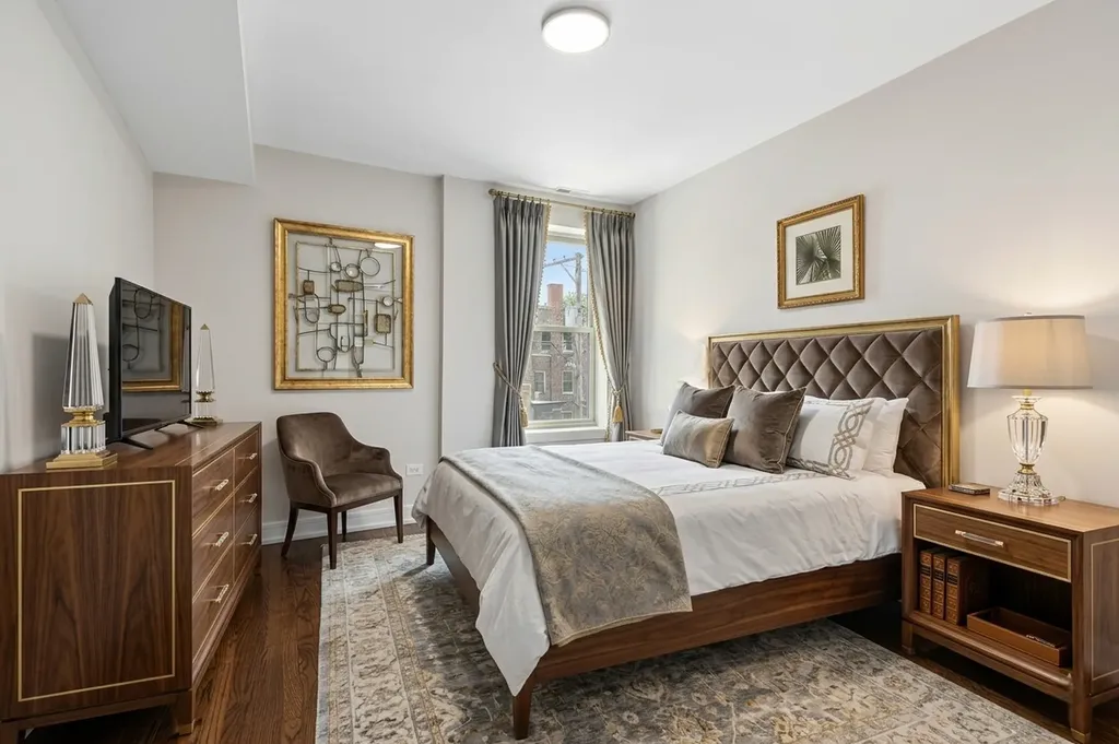 6835 South Clyde Avenue Chicago IL 60649