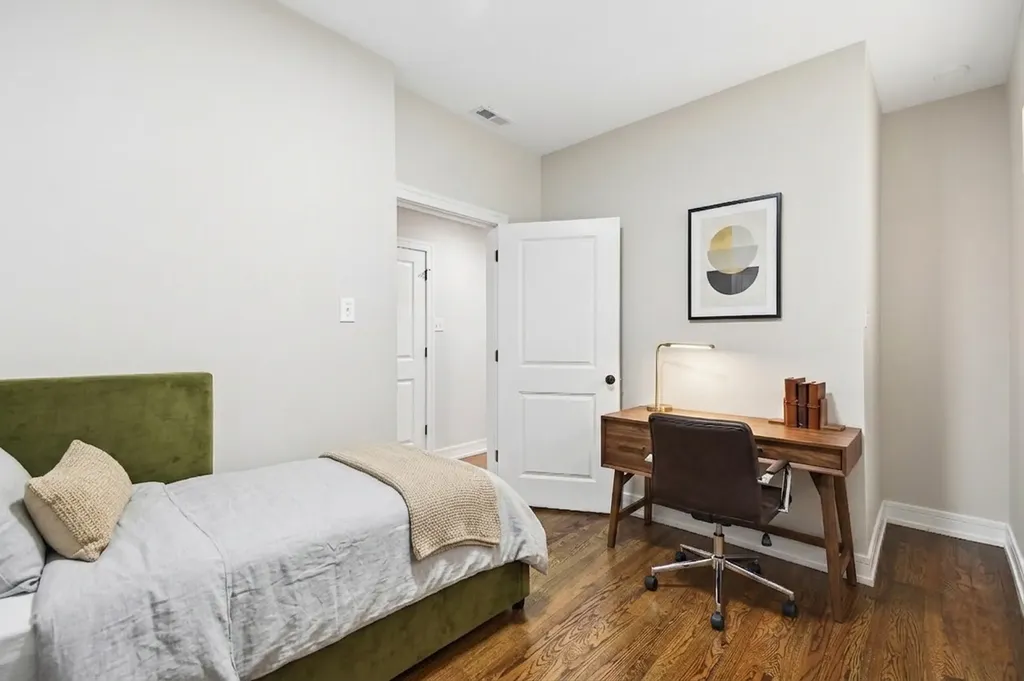 6835 South Clyde Avenue Chicago IL 60649