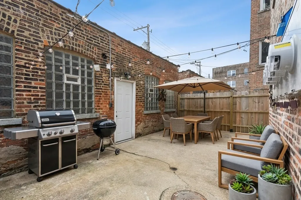 6835 South Clyde Avenue Chicago IL 60649