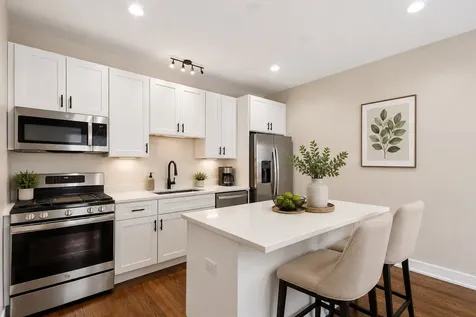 6835 South Clyde Avenue Chicago IL 60649