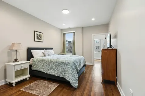 6835 South Clyde Avenue Chicago IL 60649