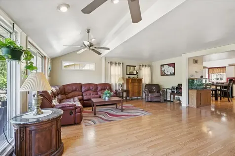 42515 North Forest Lane Antioch IL 60002