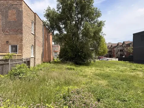 4240 South Saint Lawrence Avenue Chicago IL 60653