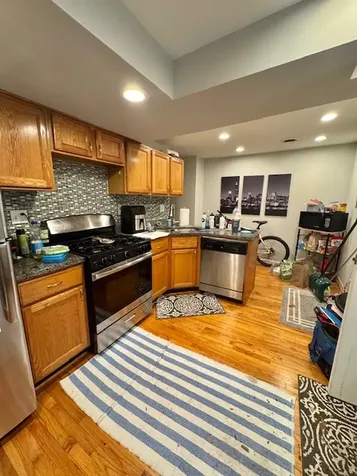 1947 North Cleveland Avenue Chicago IL 60614