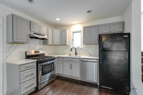 400 Clifton Drive Round Lake Park IL 60073