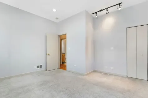 2151 West Race Avenue Chicago IL 60612