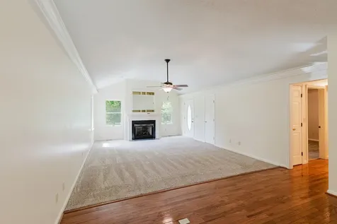 2006 Spring Garden Road Marion IL 62959