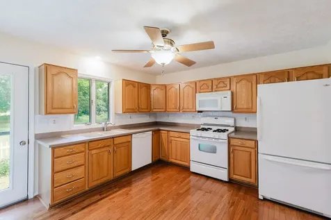 2006 Spring Garden Road Marion IL 62959