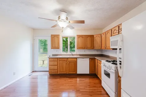 2006 Spring Garden Road Marion IL 62959