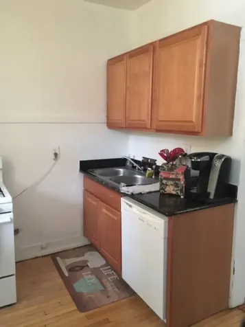 640 West Roscoe Street Chicago IL 60613