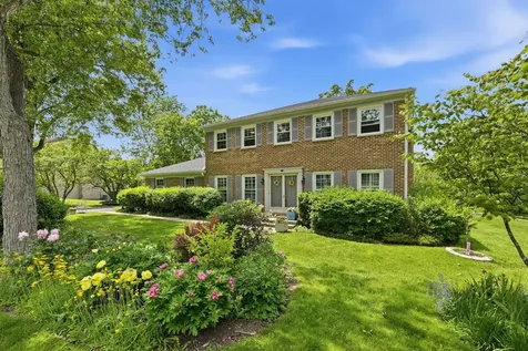 5 Middlebury Lane Lincolnshire IL 60069