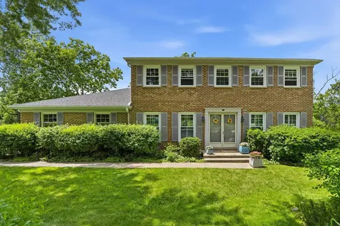 5 Middlebury Lane Lincolnshire IL 60069