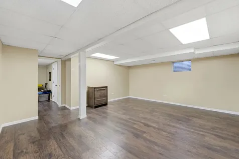 5 Middlebury Lane Lincolnshire IL 60069