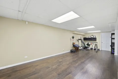 5 Middlebury Lane Lincolnshire IL 60069