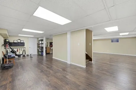 5 Middlebury Lane Lincolnshire IL 60069