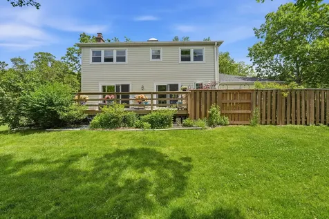 5 Middlebury Lane Lincolnshire IL 60069