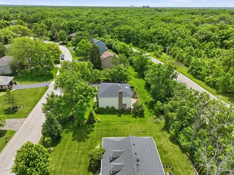 5 Middlebury Lane Lincolnshire IL 60069