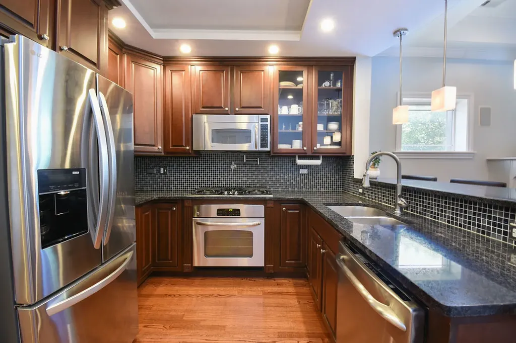 1322 West Winona Street Chicago IL 60640