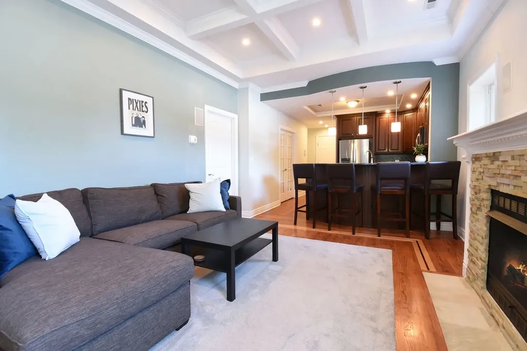 1322 West Winona Street Chicago IL 60640
