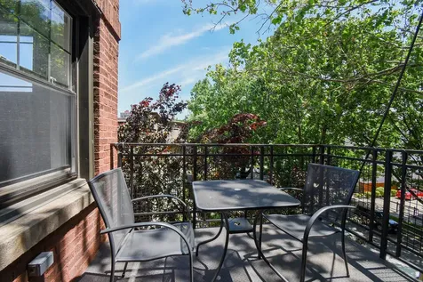 1322 West Winona Street Chicago IL 60640