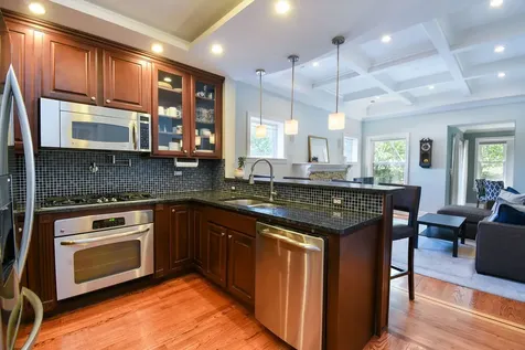 1322 West Winona Street Chicago IL 60640
