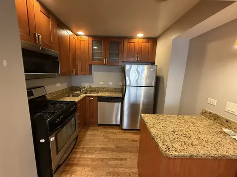 6954 North Greenview Avenue Chicago IL 60626